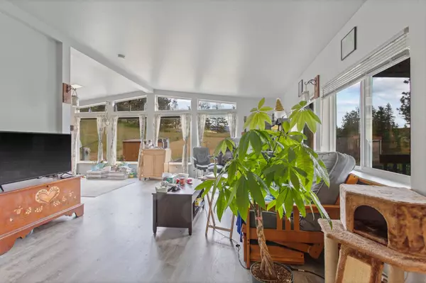 Chattaroy, WA 99003,27212 N Scotts Ridge Ln