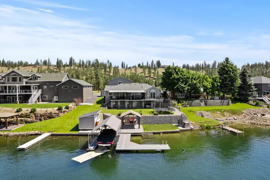 6623 Long Lake Dr, Nine Mile Falls, WA 99026