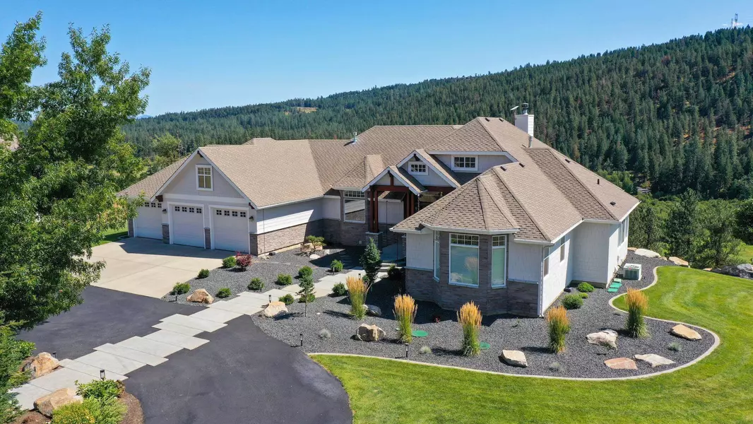 12623 N Eagle Bluff Ln, Spokane, WA 99208