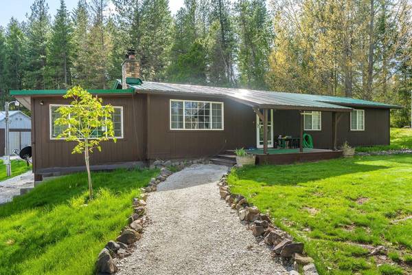 5161 Gennett Rd, Springdale, WA 99173