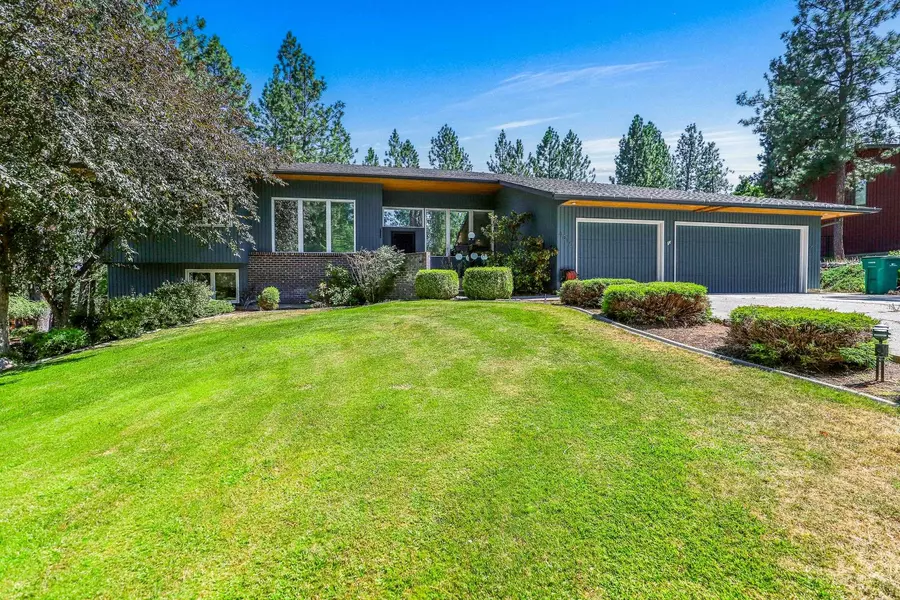 4015 S Suncrest Dr, Veradale, WA 99037