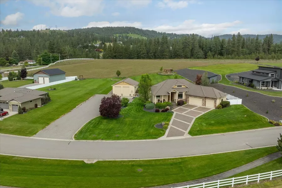 20407 E Happy Trails Ln, Otis Orchards, WA 99037