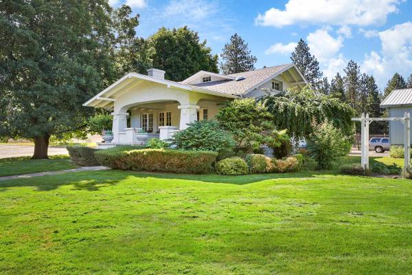 834 E Crawford Ave, Deer Park, WA 99006