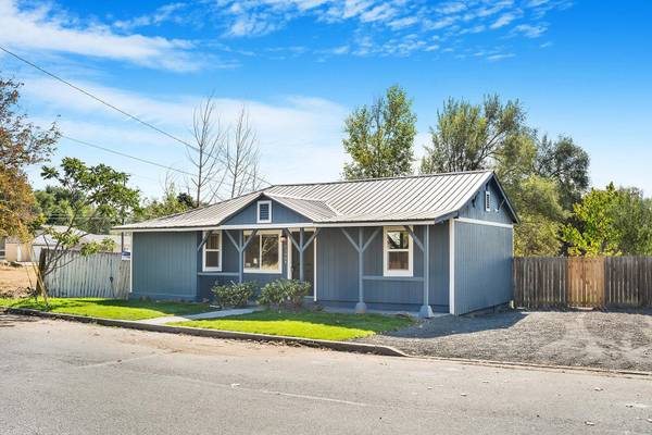 8208 E Cataldo Ave, Spokane Valley, WA 99212