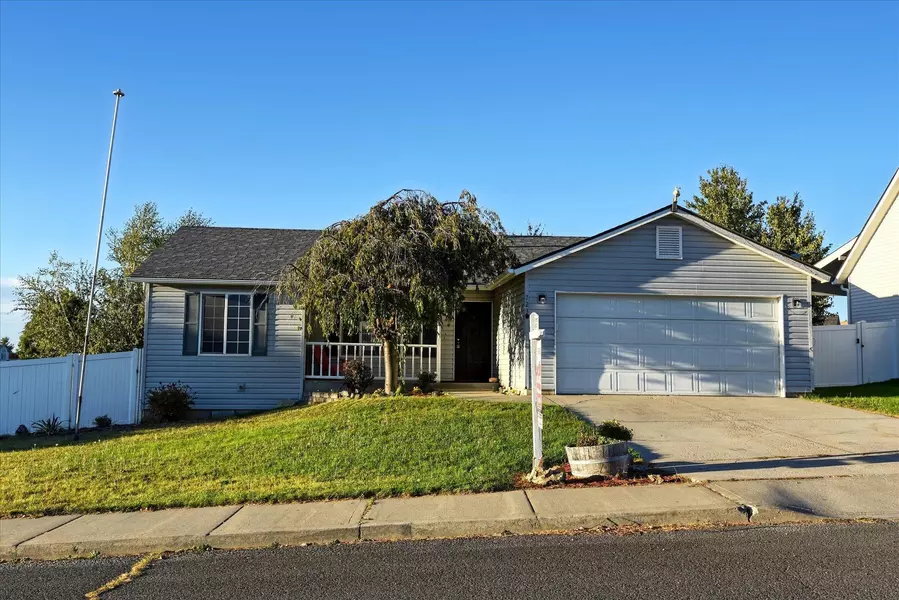 723 E Kathy Lee Ave, Medical Lake, WA 99022