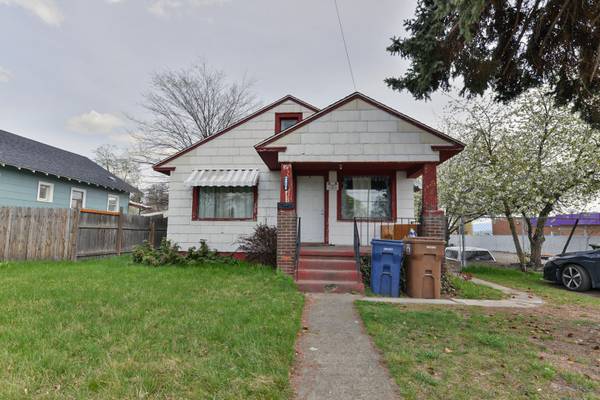 2404 N N PERRY St, Spokane, WA 99207