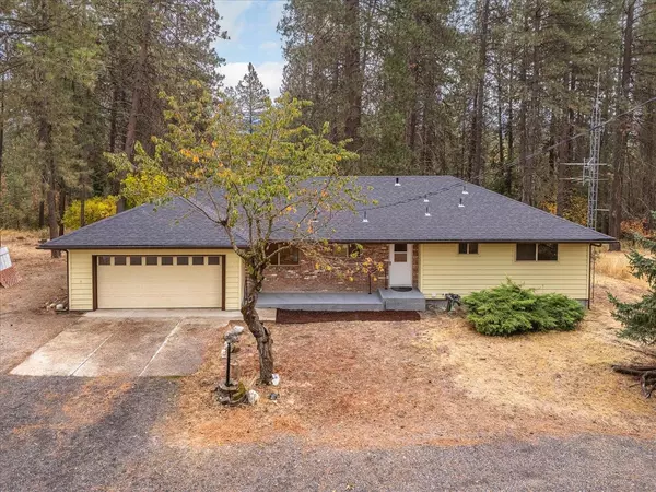 28302 N Piney Ridge Rd,  Chattaroy,  WA 99003