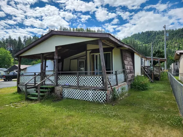 3792 West Bay Rd,  Loon Lake,  WA 99148