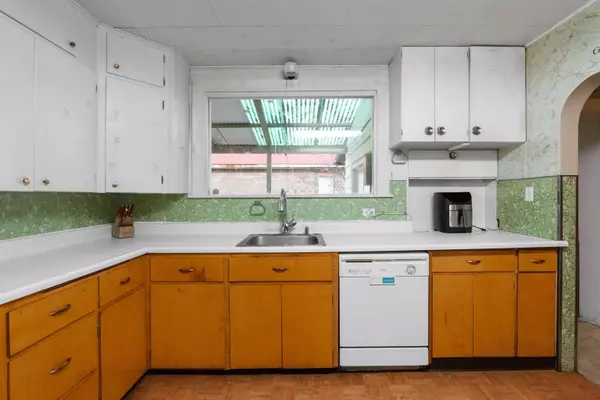 Latah, WA 99018,606 E Market St