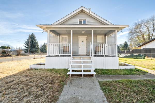 301 Maxwell St, Davenport, WA 99122