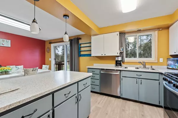 Nine Mile Falls, WA 99026,16535 N Tamarac Ln