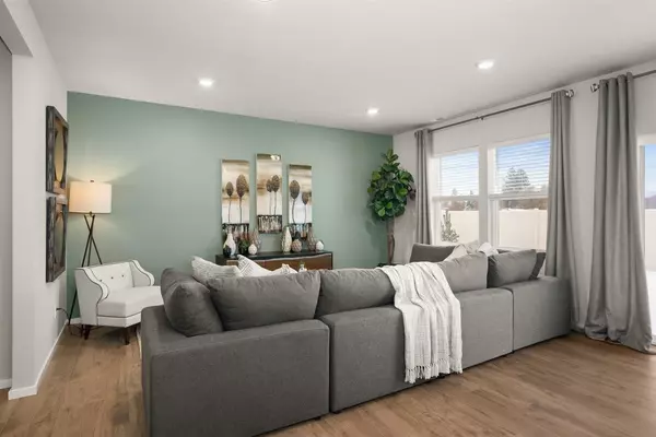 Deer Park, WA 99006,707 E L St