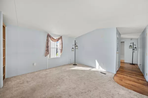 Greenacres, WA 99016,19029 E Boone Ave #79