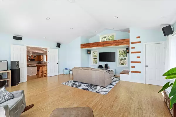 Nine Mile Falls, WA 99026,113 E Wynot Rd