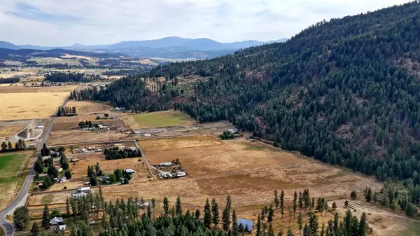 Colville, WA 99114,313 Aladdin Rd