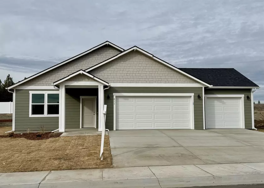 811 E 5TH St, Deer Park, WA 99006
