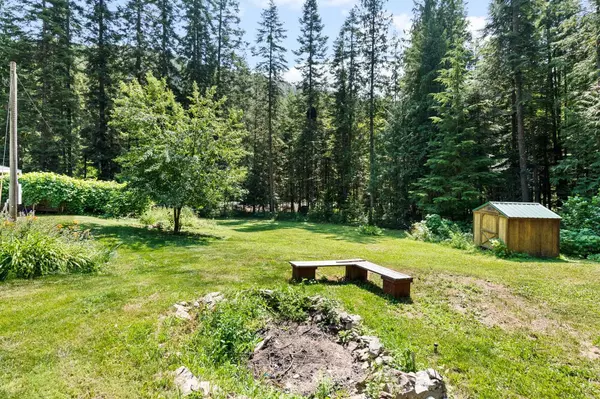 Ione, WA 99139,3891 Sullivan Lake Rd