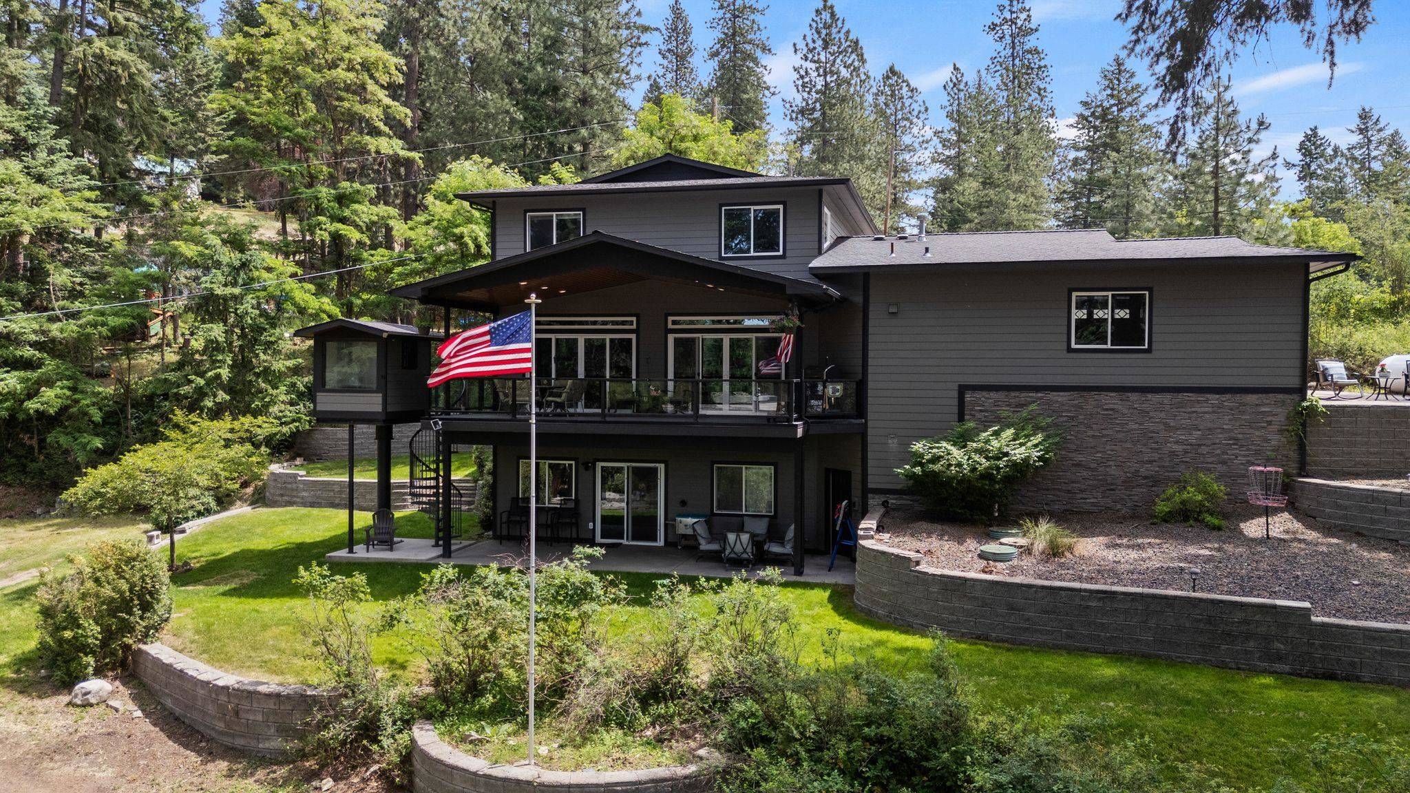 12808 N North Park St, Newman Lake, WA 99025