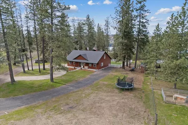 Nine Mile Falls, WA 99026,6421 C Lakeview Dr