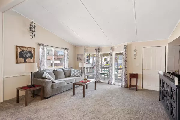 Mead, WA 99021,3320 E Valley Forge Ln