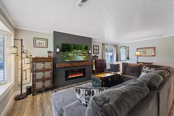 Chattaroy, WA 99003,28005 N River Estates Dr