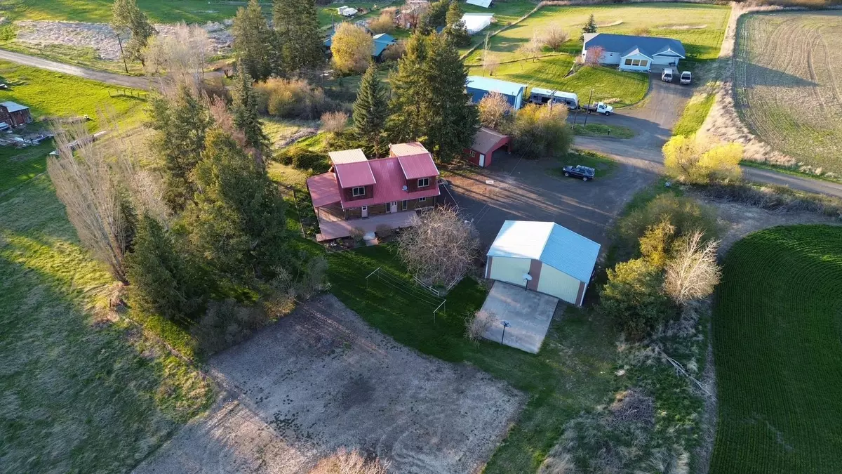 Tekoa, WA 99033,900 E Seaman Rd