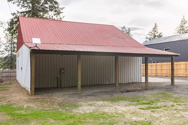 Valley, WA 99181,33275 NW Lakeview Ln