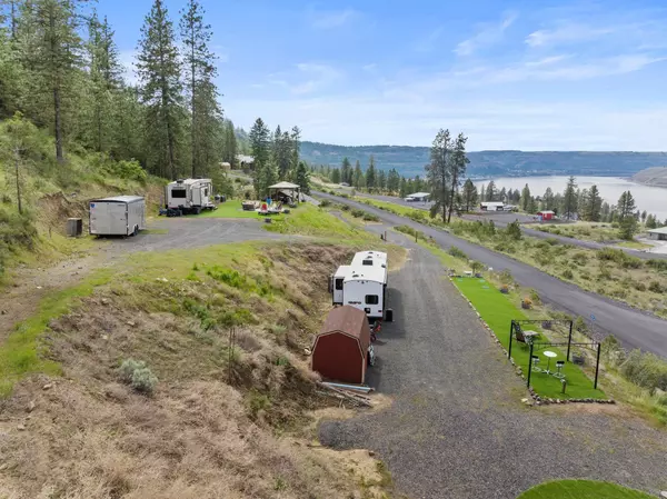 Seven Bays, WA 99122,39500 Lakewind Dr N