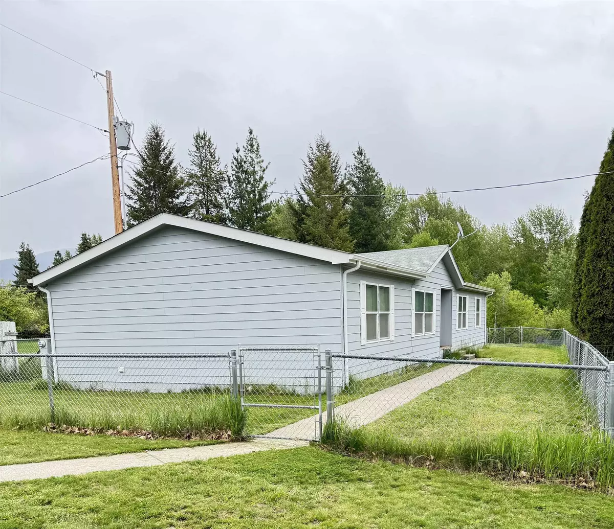 Ione, WA 99139,211 S 8th Ave