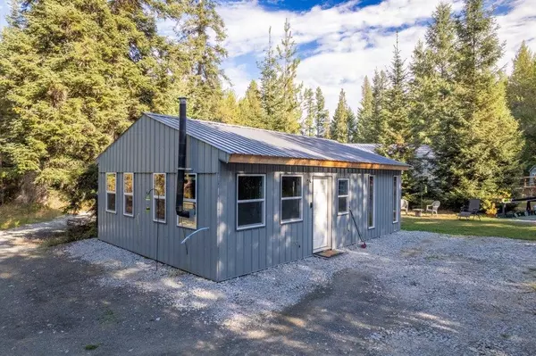 Newport, WA 99156,300 Duck Ln Ln