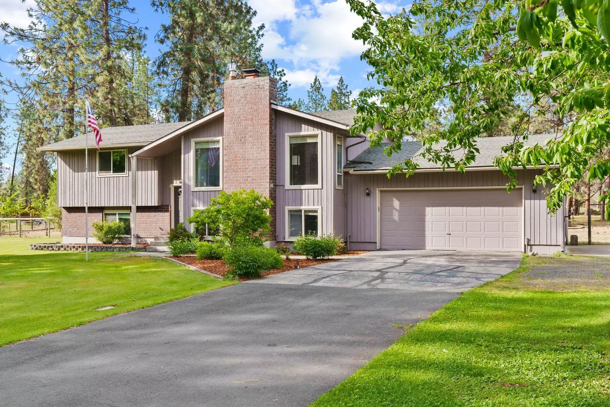 Nine Mile Falls, WA 99026,13720 W Sunnyvale Dr