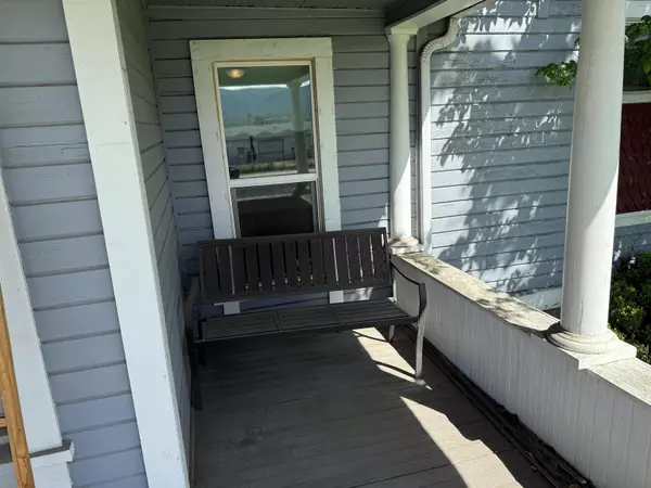 Colville, WA 99114,466 N Oak St