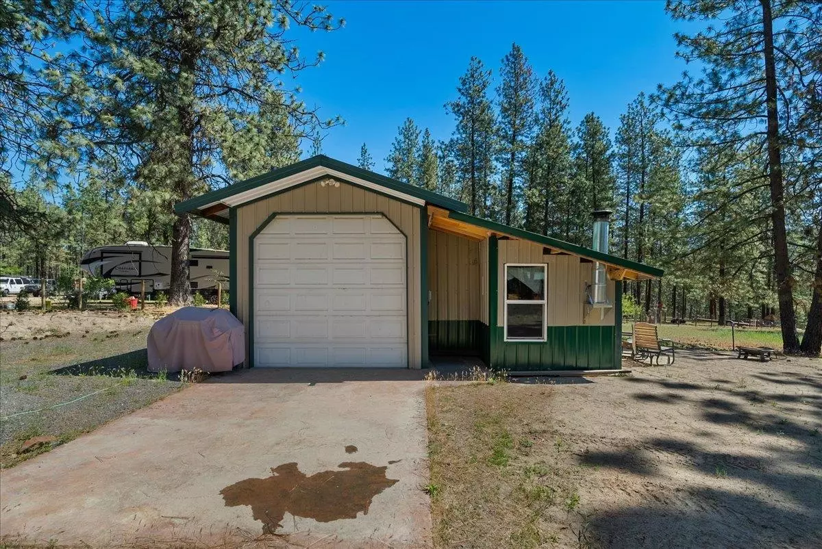 Kettle Falls, WA 99141,5 Crestview Rd