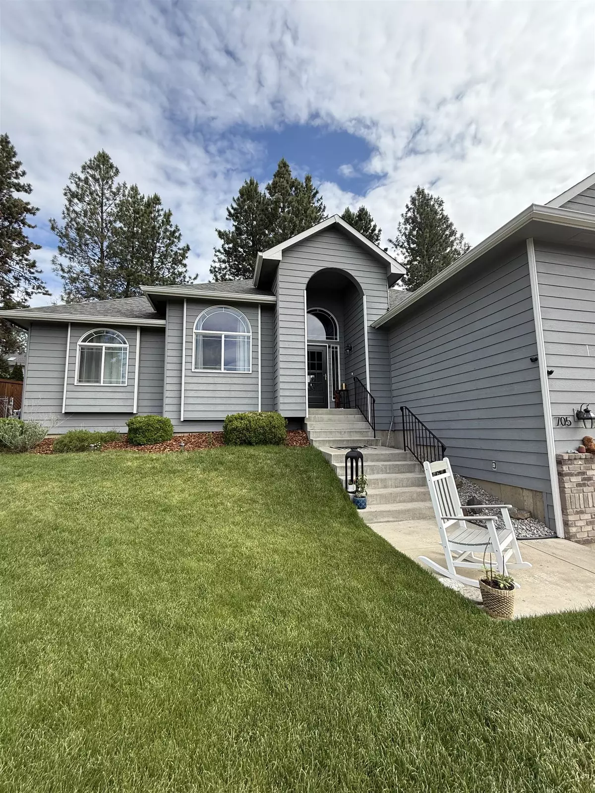 Colbert, WA 99005,705 E Upper Terrace Ln