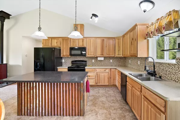 Newport, WA 99156,1042 Driskill Rd