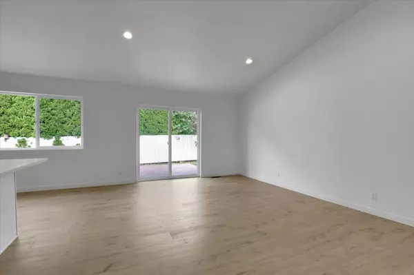 Spokane Valley, WA 99016,415 S McKee St