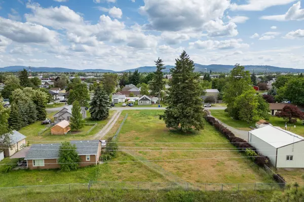 9815 E Dalton Ave, Millwood, WA 99206