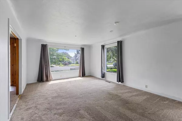 Spokane, WA 99207,427 E NORA Ave