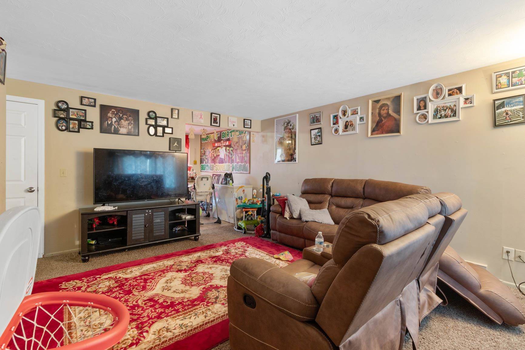 Spokane, WA 99207,2909 - 2911 E Rockwell Ave