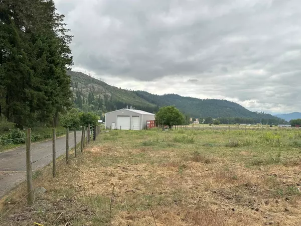 501 A Williams Lake Rd, Colville, WA 99114