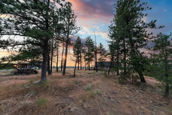 5211 S Falcon Point Ct, Spokane, WA 99224