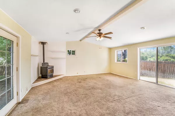 Rockford, WA 99030,34 E Lake Ave