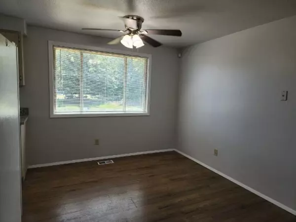 Spokane, WA 99208,704 E Beacon Ave