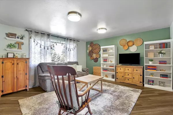 Fairfield, WA 99012,309 W Lake Ave