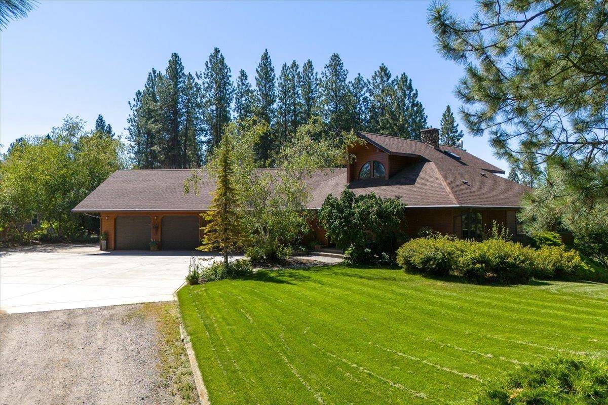 8912 E Golden Hills Ln, Mead, WA 99021