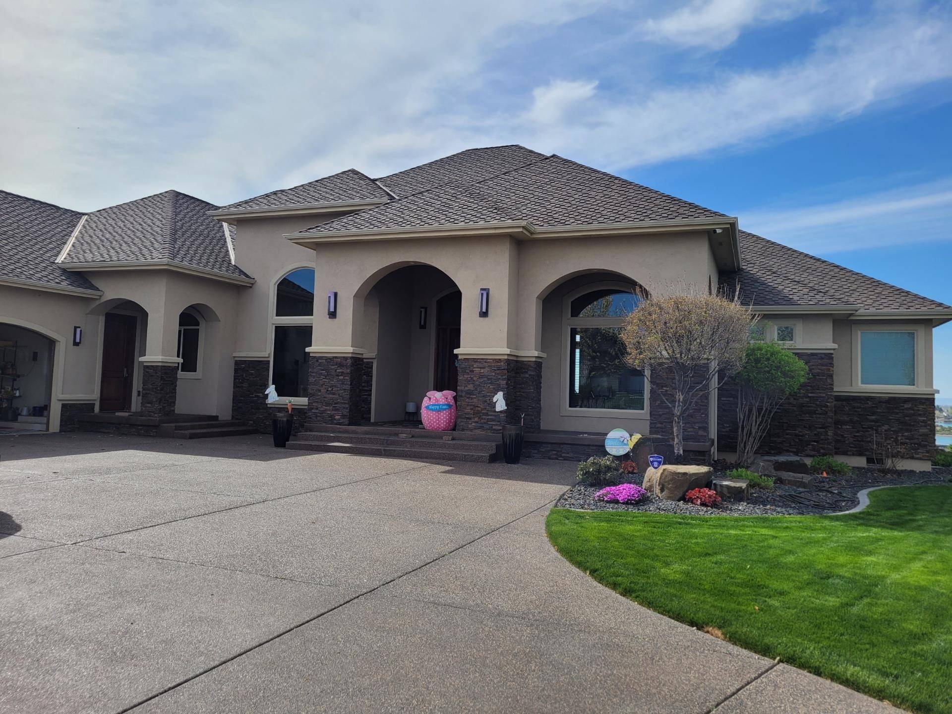 8712 Dune Lake Rd, Moses Lake, WA 98837