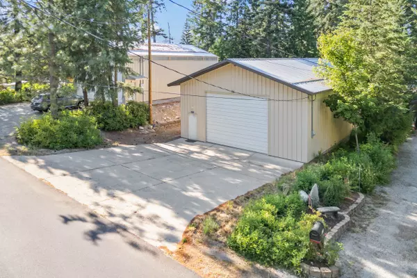 Newport, WA 99156,378 Sacheen Terrace Dr