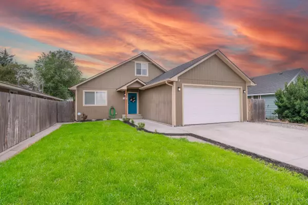 2206 E Desmet Ave, Spokane, WA 99202