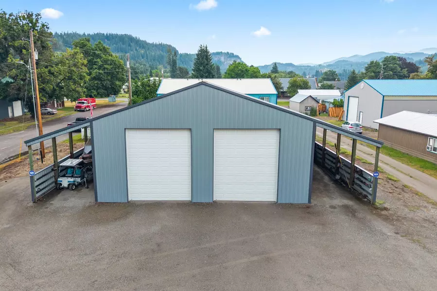 203 Pend Oreille St, Metaline, WA 99152