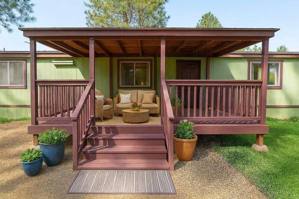 3420 E Georgia Pines Ln, Mead, WA 99021